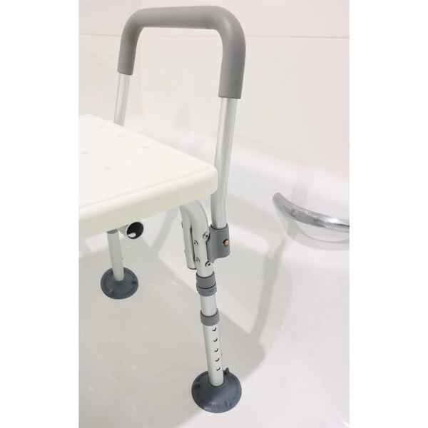 Badkarssits med Handtag a white shower chair with grey handles