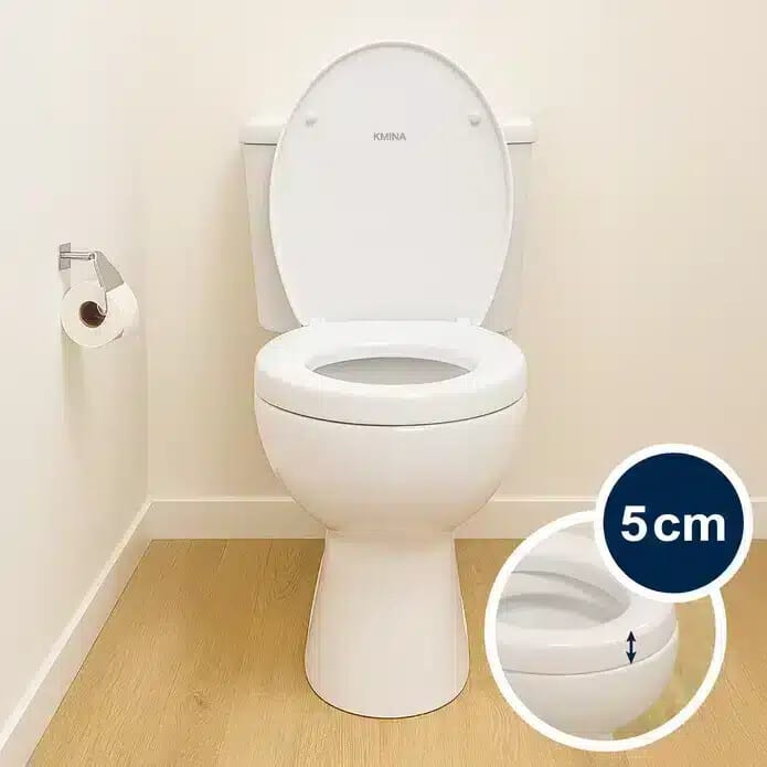 Toalettsitsförhöjare 5 cm med lock vit monterad med markerad höjning VI HP