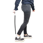 Skohorn a person walking with a cane