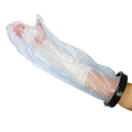 Skydd för gipsad underarm Vattentät. a hand with a plastic bag on it