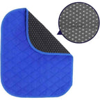 Tvättbart sittskydd a blue and black blanket