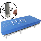 Sängband a blue bed with a ladder attached to it