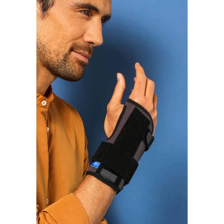 Dynastab Dual handledsortos storlek 3 användning framifrån