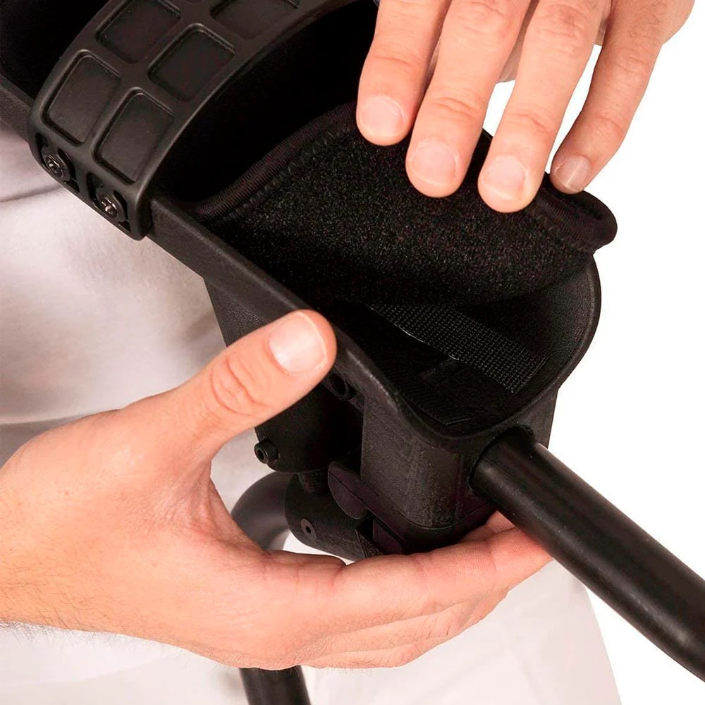 Krycka underarmsstöd höger med vadderat stöd som justeras runt underarmen