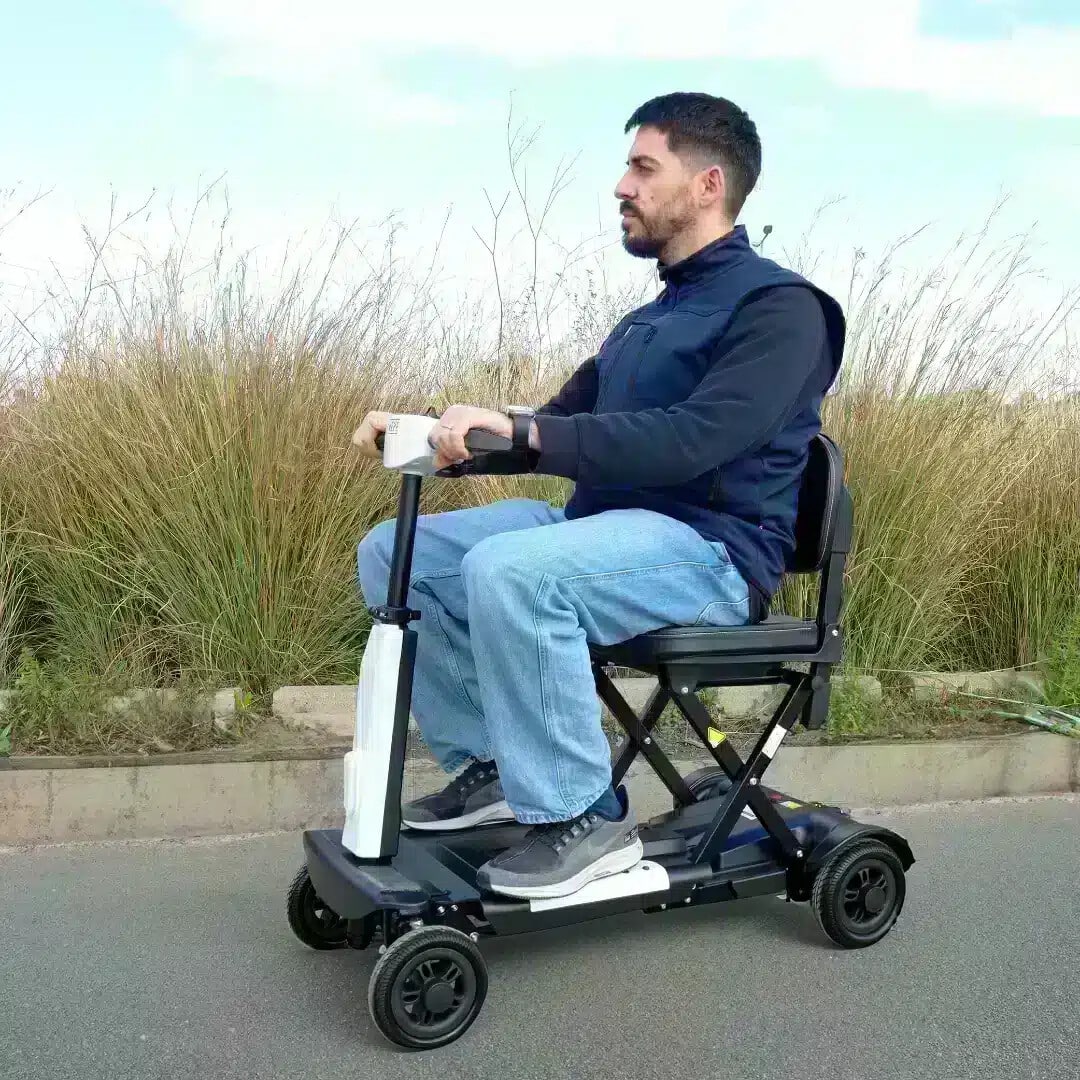 Promenadskoter vikbar Person kör vikbar elscooter för vuxna utomhus