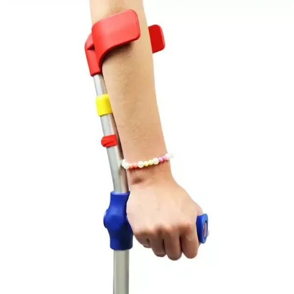 Ergonomic handle and adjustable armrest on children's crutch