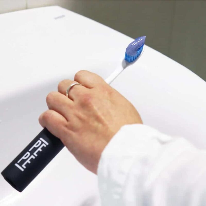 Ergonomiskt Greppförstärkare med tandborste Ergonomiskt Greppförstärkare används med tandborste