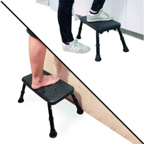 blob-53.jpg Badkarspall a step stool with legs and feet