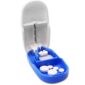 Tablettdelare. a blue and white pill container