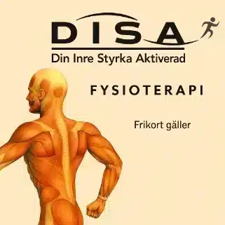 Logotyp för DISA Fysioterapi med texten "Din Inre Styrka Aktiverad", där initialerna D, I, S och A är i fet stil. En anatomisk illustration visar ryggmuskulaturen hos en man. Texten "Fysioterapi" och "Frikort gäller" syns mot ljus bakgrund.
