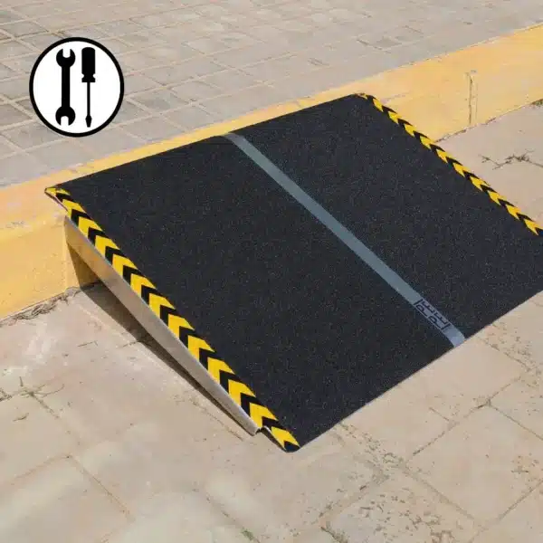 Rullstolsramp sedd ovanifrån och underifrån