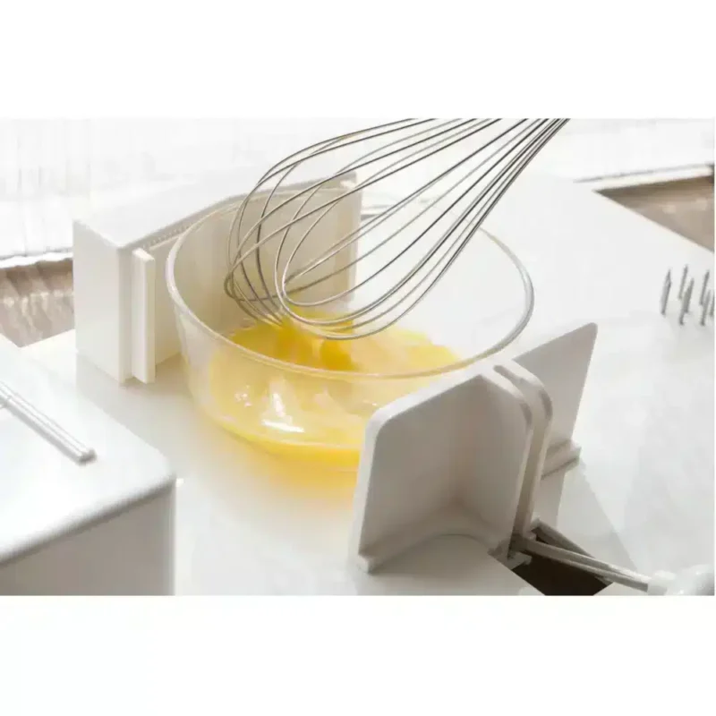 Stabil vispning med skål Multifunktionell skärbräda håller skål på plats vid vispning