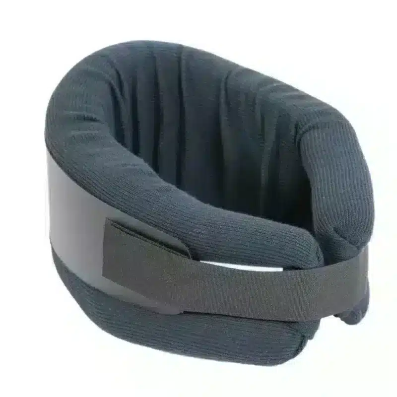 Halskrage universal med platta sida Halskrage universal med platta i blå färg, sidovy