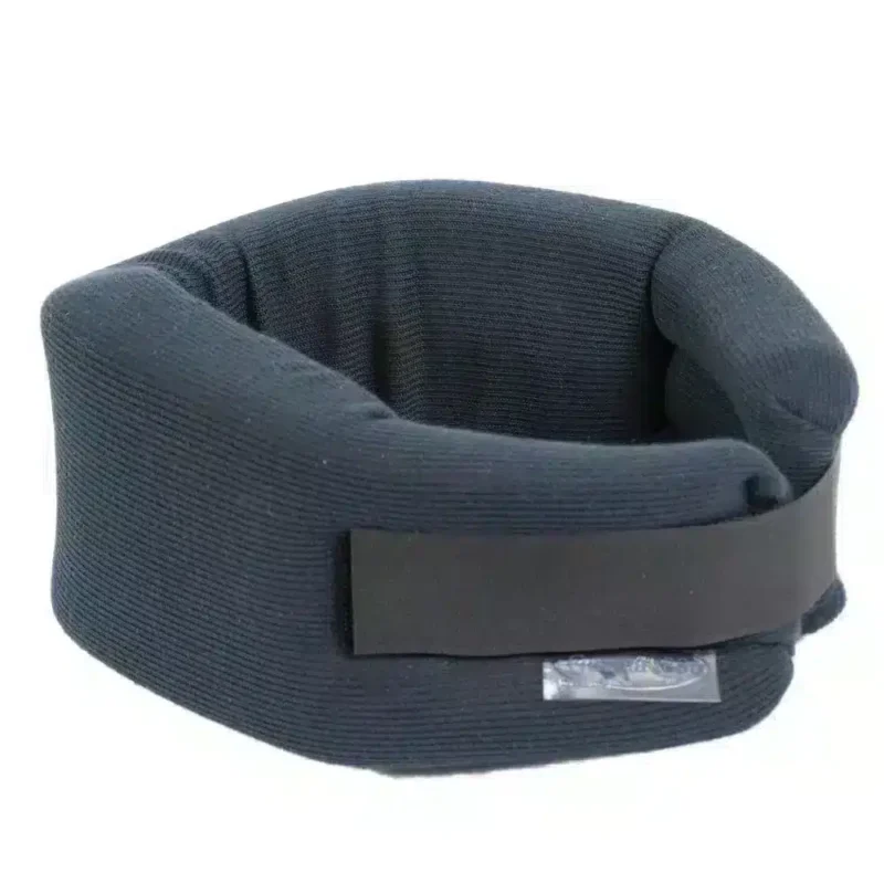 Halskrage universal med platta i blå färg, främre vy