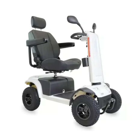 Sidoöversikt av scootern Promenadskoter elscooter terränggående för vuxna i profilvy