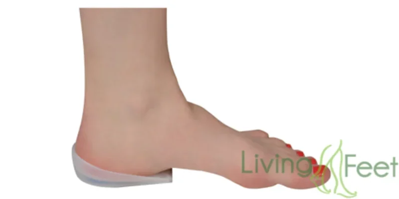 Hälsporre inlägg extra mjuk storlek L i användning Hälsporre inlägg extra mjuk storlek L placerat under häl i sko