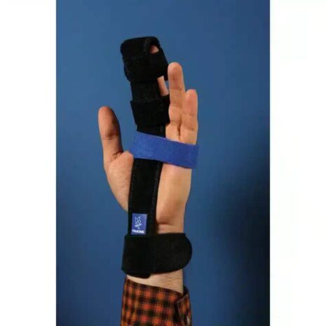 LigaFlex Finger storlek 3 på hand LigaFlex Finger storlek 3 immobiliseringsskena på hand