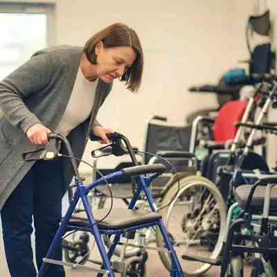 Köp begagnade rullstol ,rullator VI HP