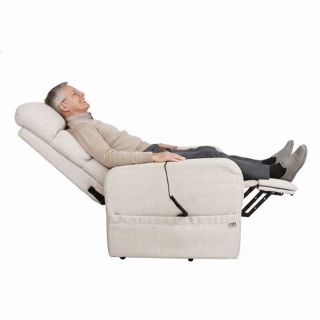 Elektrisk relaxfåtölj beige reclinerfunktion liggläge Elektrisk relaxfåtölj beige reclinerfunktion liggläge