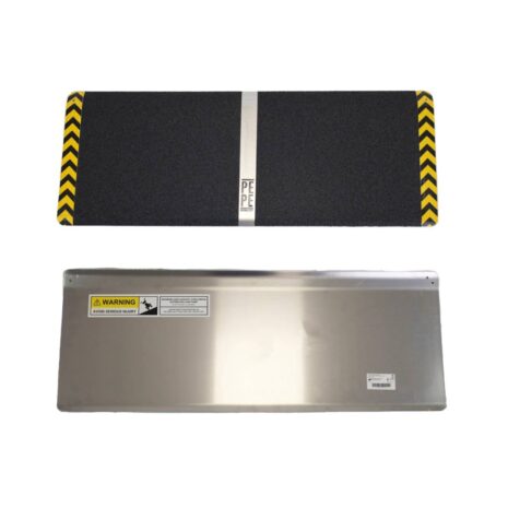 rullstolsramp halkskyddad yta med varningsmarkeringar rullstolsramp halkskyddad yta med varningsmarkeringar