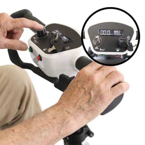 Promenadskoter vikbar med armstöd med mått för bredd, höjd, styreshöjd och maximal användarvikt Promenadskoter vikbar med armstöd med mått för bredd, höjd, styreshöjd och maximal användarvikt