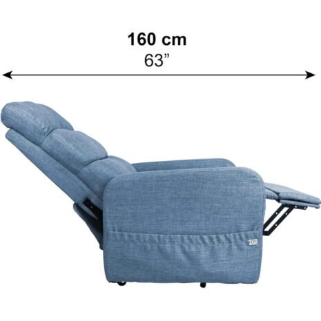 Elektrisk relaxfåtölj blå i fullt utfällt viloläge med längd 160 cm Elektrisk relaxfåtölj blå i fullt utfällt viloläge med längd 160 cm